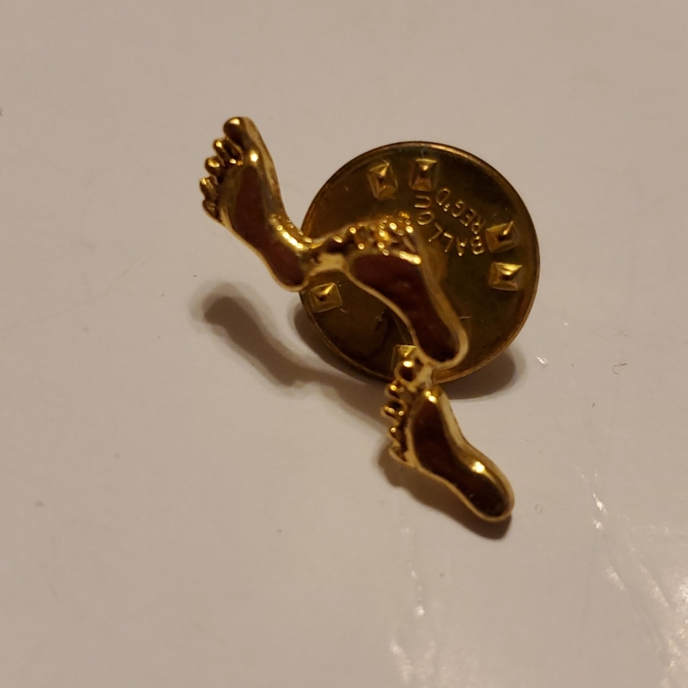 Pin,FOOTPRINTS, Goldtone finish